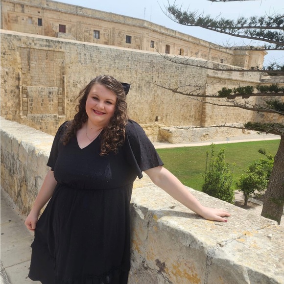 Meet your Posher, Bethany - Picture 1 of 1